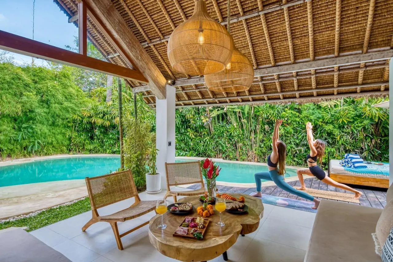 Villa Indigo - 5-Bdr With Huge Pool And Garden Seminyak