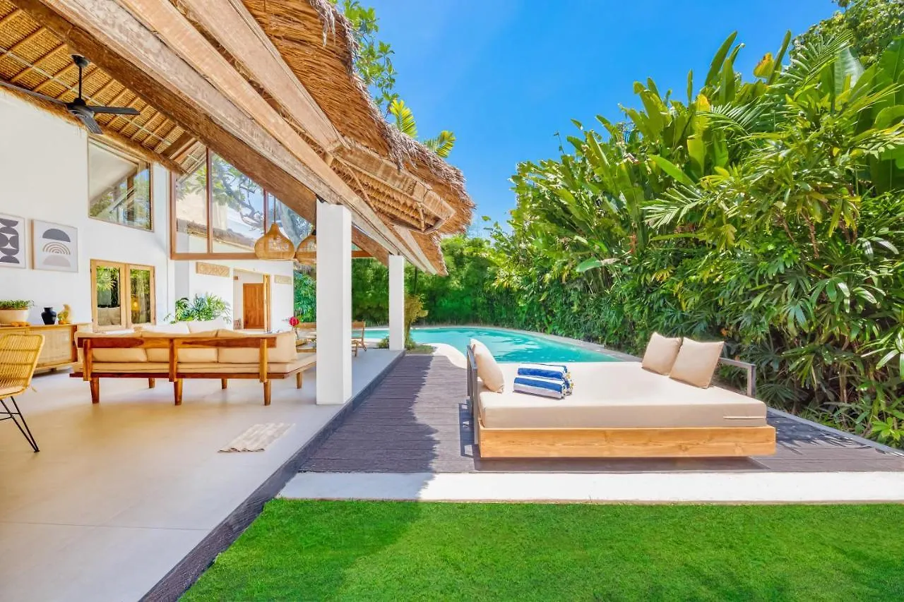 Villa Indigo - 5-Bdr With Huge Pool And Garden Seminyak