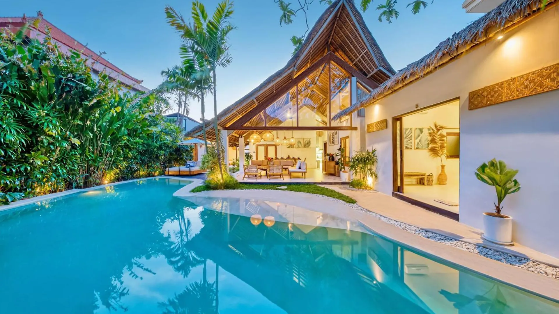 Villa Indigo - 5-Bdr With Huge Pool And Garden Seminyak Indonesien