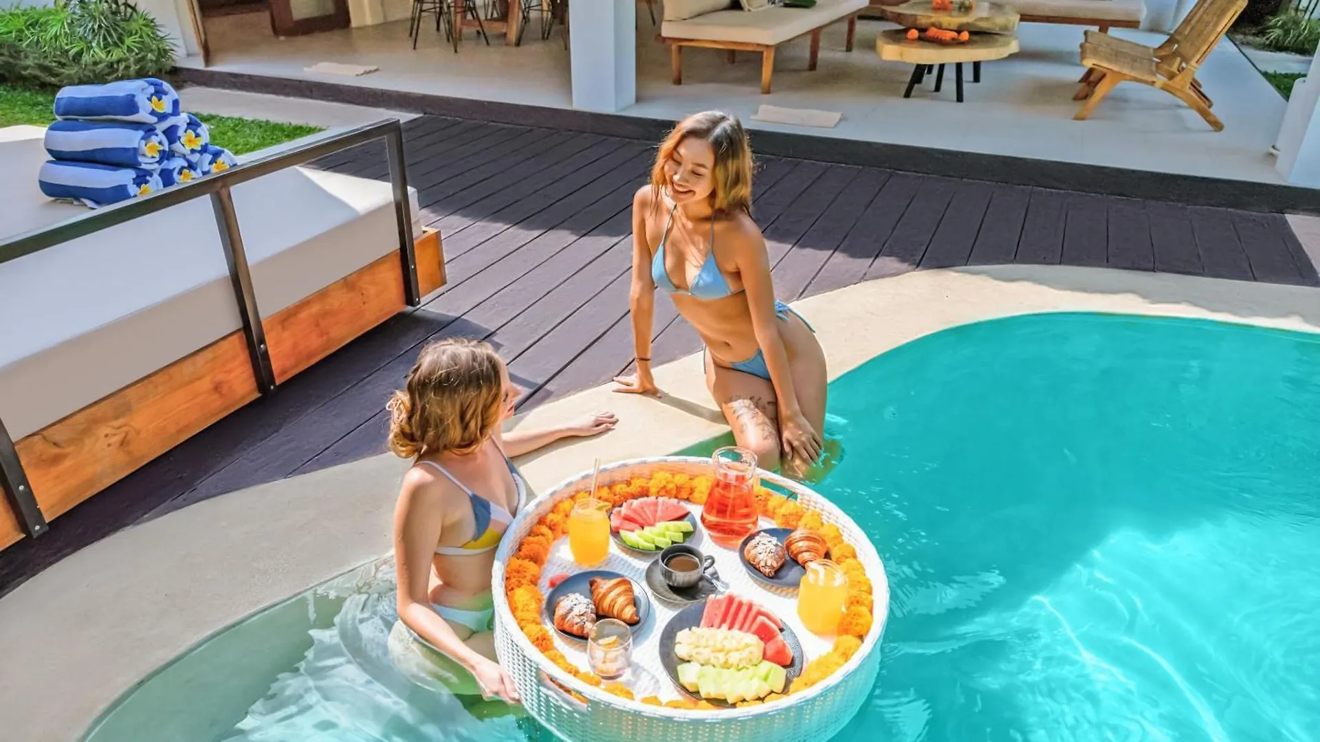 Villa Indigo - 5-Bdr With Huge Pool And Garden Seminyak