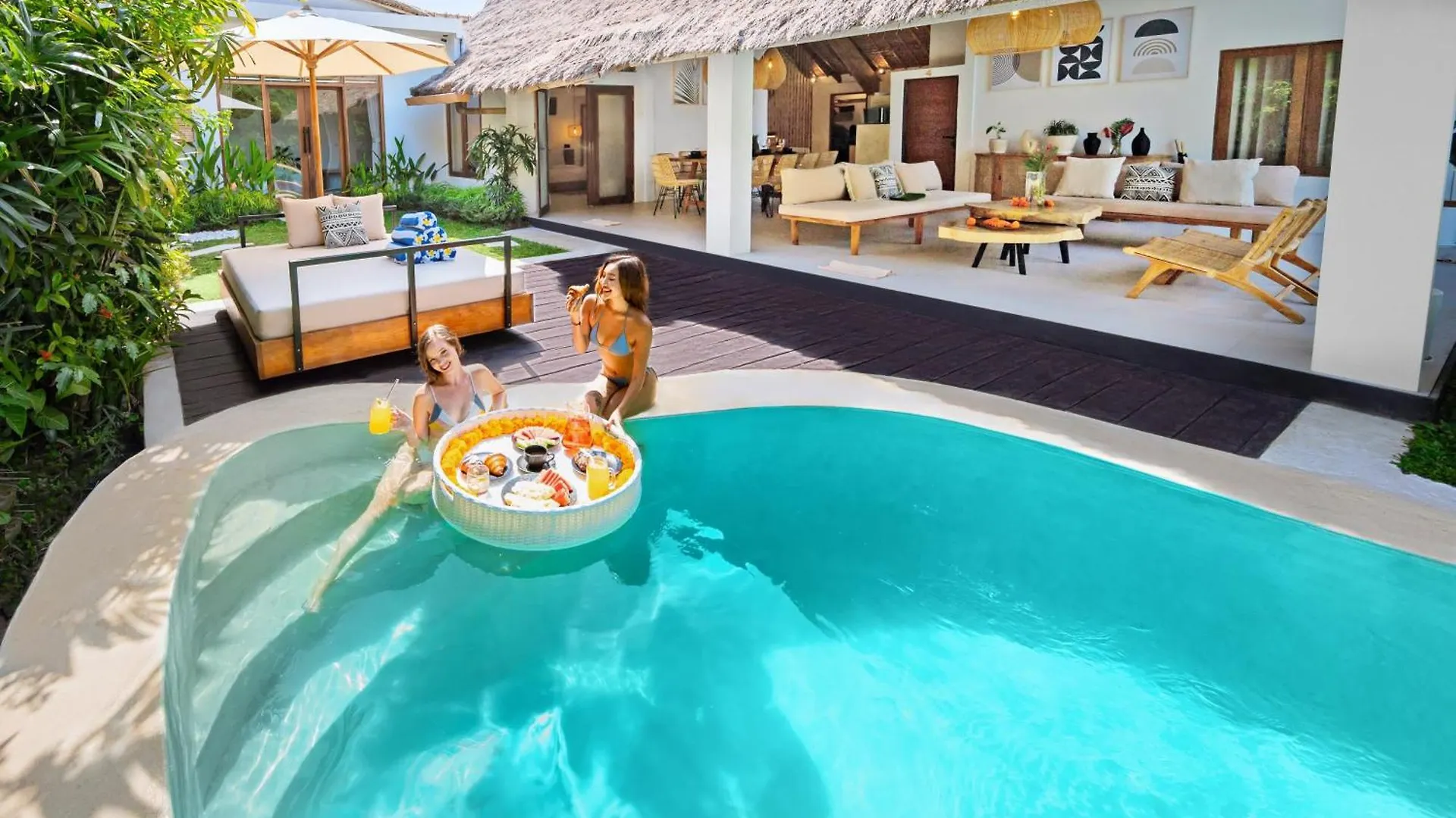 Villa Indigo - 5-Bdr With Huge Pool And Garden Seminyak