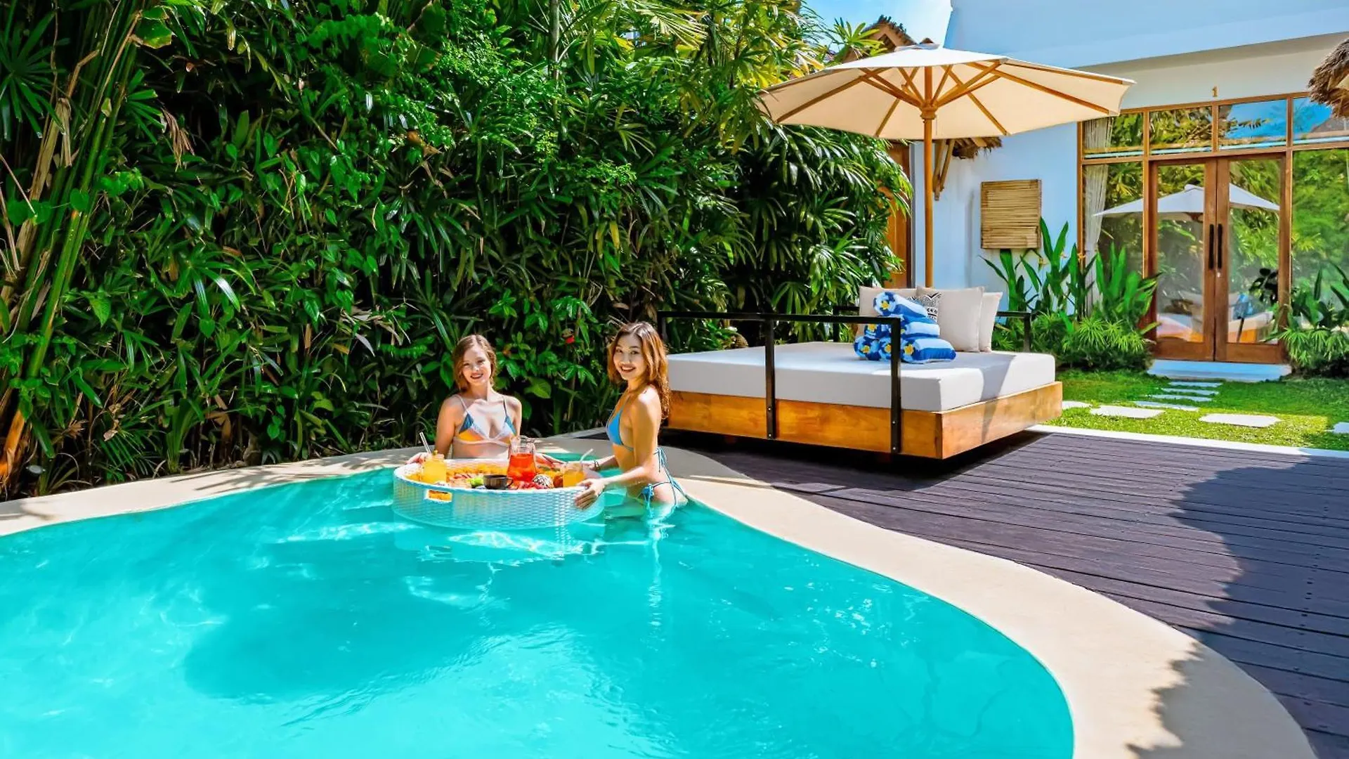 Villa Indigo - 5-Bdr With Huge Pool And Garden Seminyak