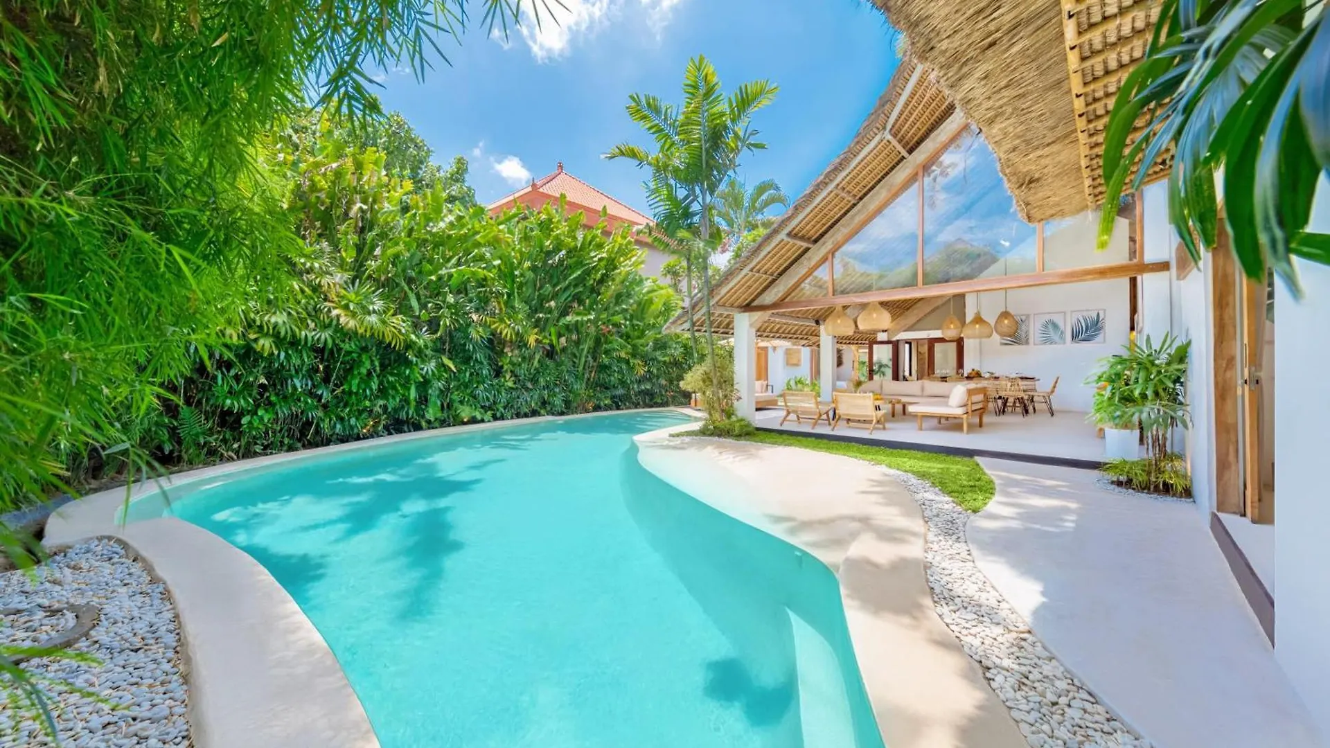 Villa Indigo - 5-Bdr With Huge Pool And Garden Seminyak